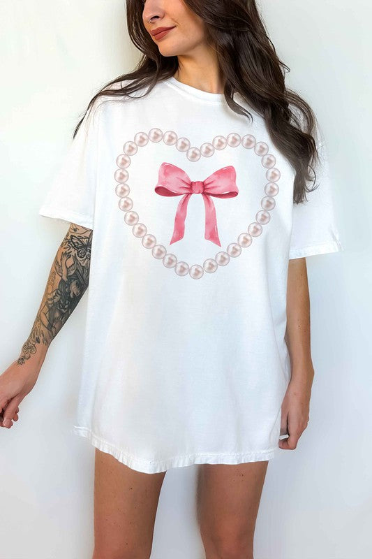 PEARL HEART BOW OVERSIZED GRAPHIC TEE